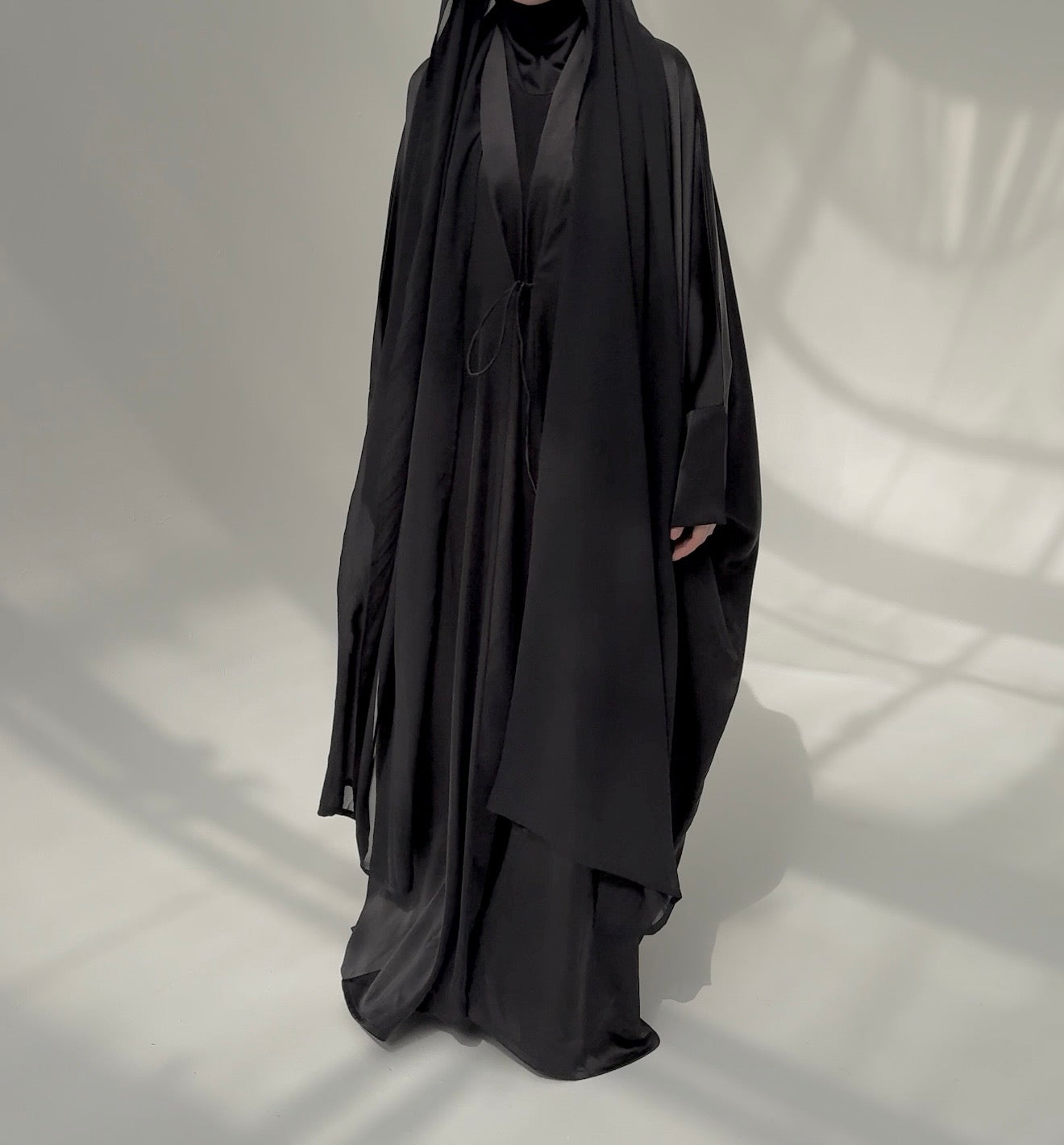 Abaya glow hijab intégré noir