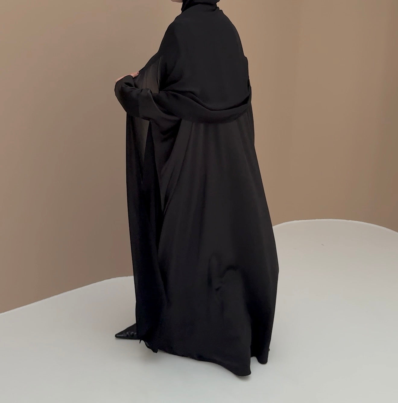 Abaya glow hijab intégré noir