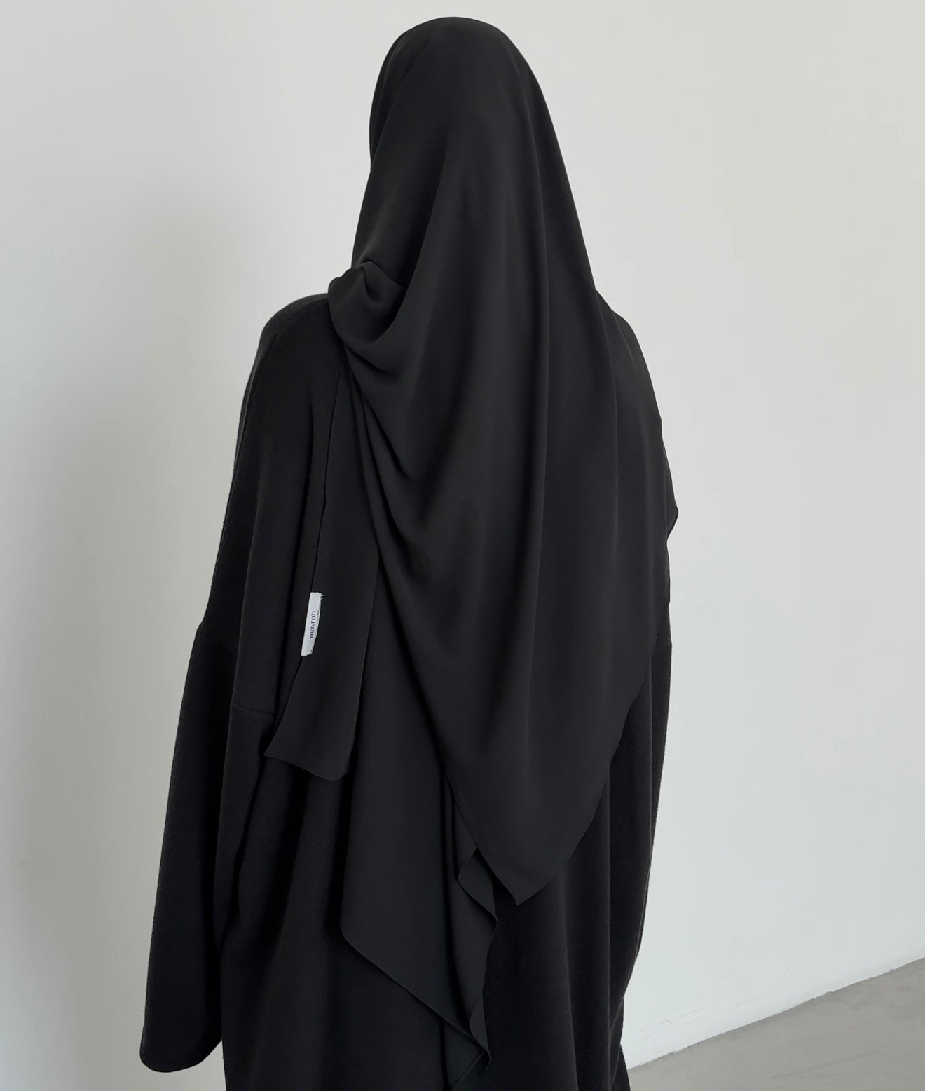 Hijab Premium noir MAYRAH - hijab crêpe premium fluide à maintien impeccable, mode pudique premium