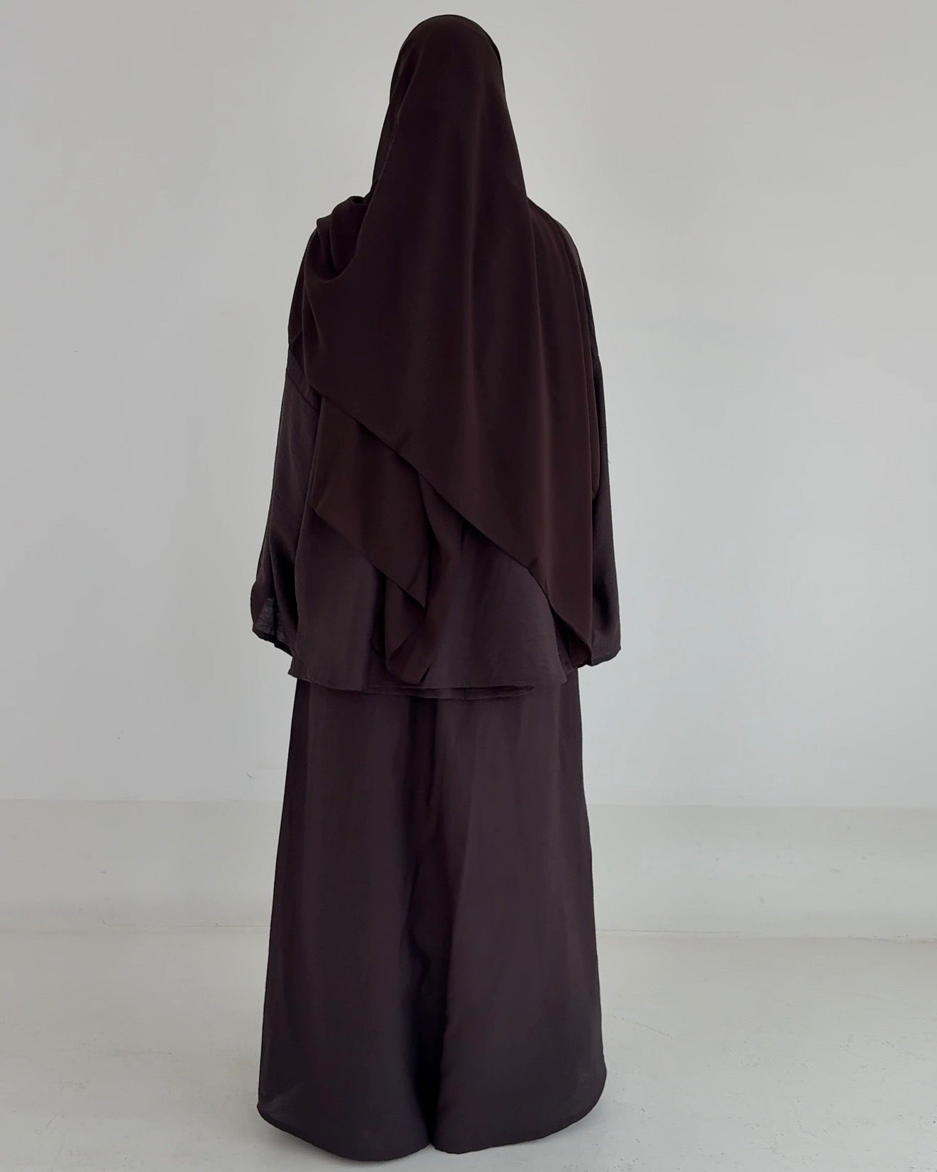 Set layering deep brown