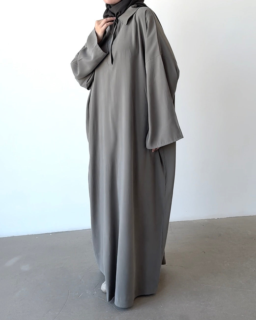 Robe à col sauge