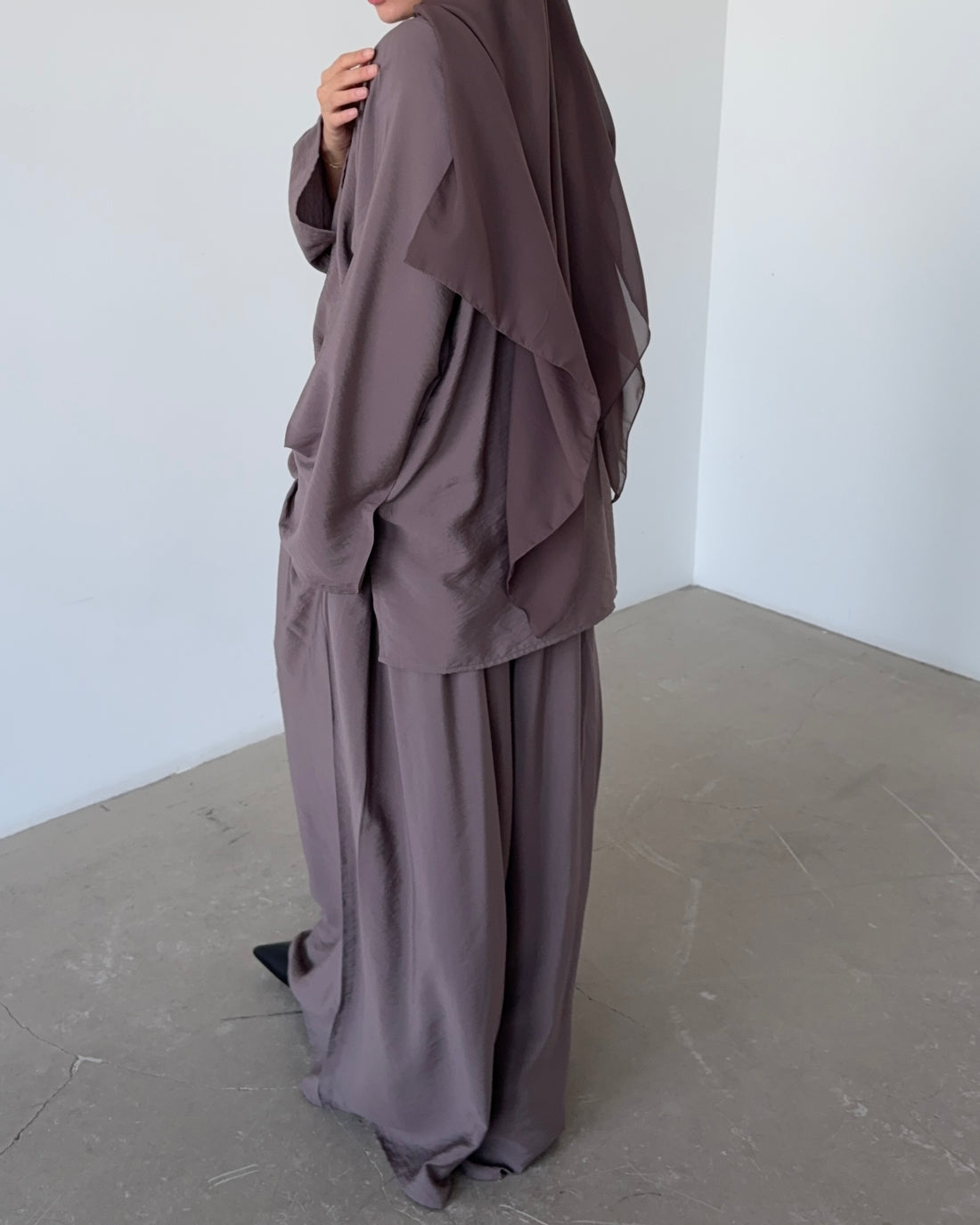 Top à bouton asymétrique violine