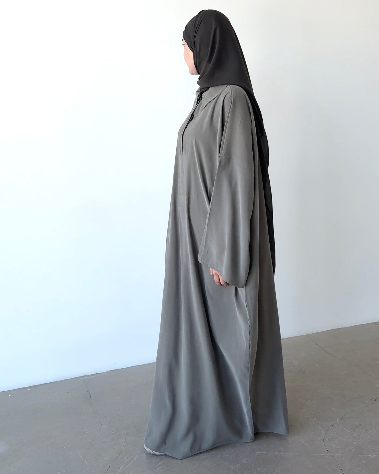 Robe à col sauge