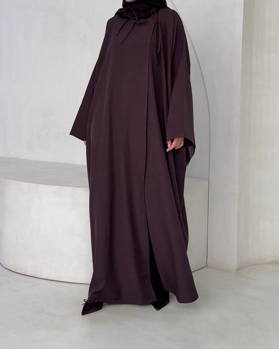 Abaya Nao plum MAYRAH - abaya lin mélangé coupe asymétrique nœuds au col, mode pudique premium