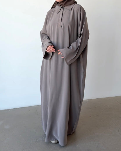 Robe à col taupe