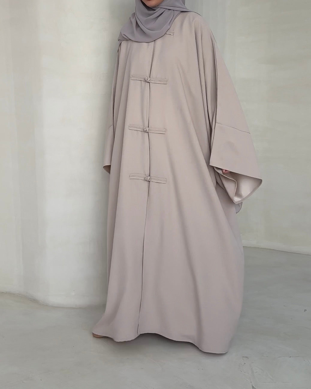 Abaya Nami cream kimono fermetures mandarin - Mayrah