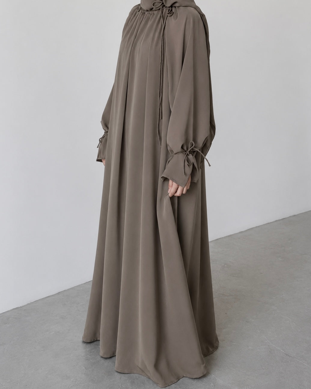 Essential dress taupe