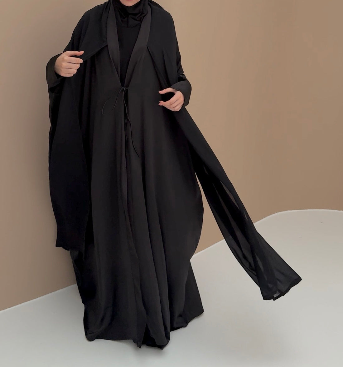 Abaya glow hijab intégré noir
