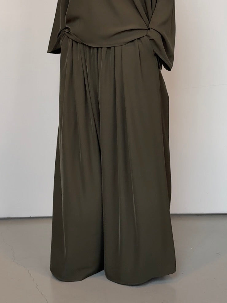 Bas Yuna kaki